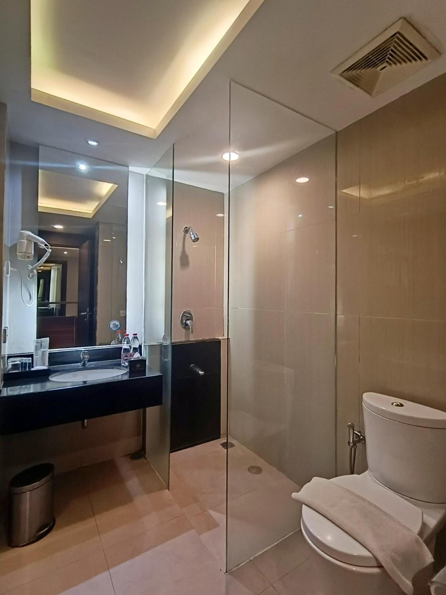 Grand Cakra Hotel Malang Exteriér fotografie