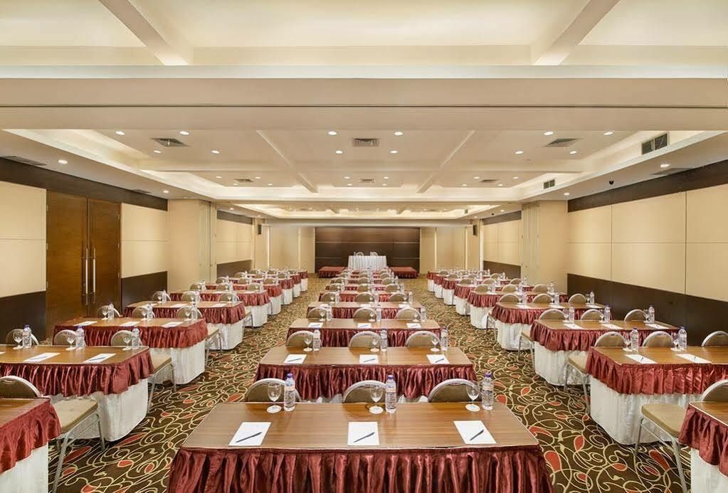 Grand Cakra Hotel Malang Exteriér fotografie