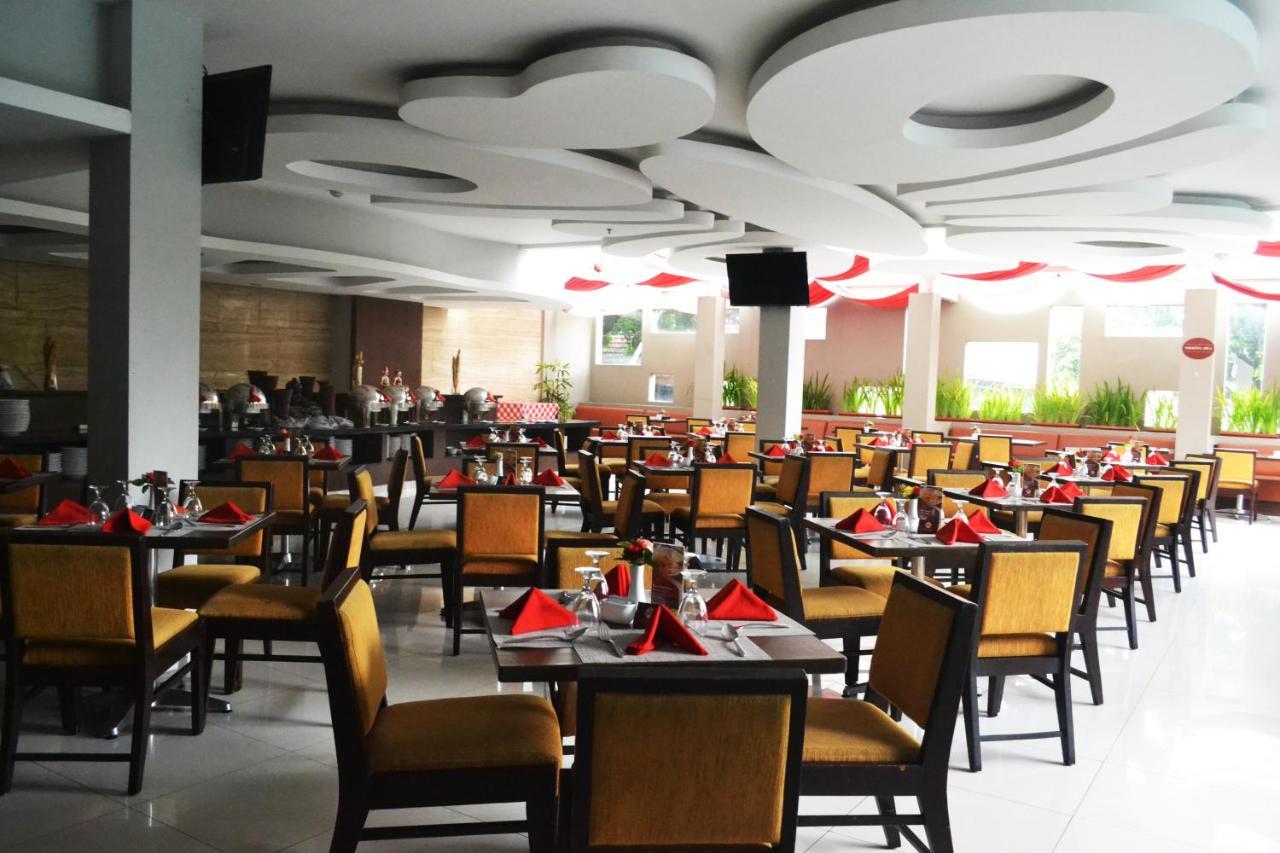 Grand Cakra Hotel Malang Exteriér fotografie